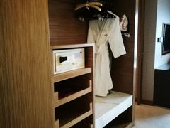 -上海滴水湖皇冠假日酒店