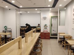 -老乡鸡(亳州路天庆大厦店)