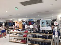 -优衣库(上海正大广场店)