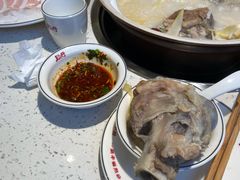招牌猪骨煲-三人行骨头王火锅(长寿店)