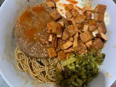 辣酱面-上海老字号杨梅面条馄饨店(陈家春店)