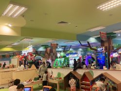 -莫莉幻想儿童乐园(武汉金银潭永旺店)