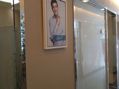 -瑞尔齿科(上海长风大悦城店)