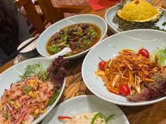 -老滇山寨•云南特色菜•地方菜•民族风情歌舞表演(金碧店)