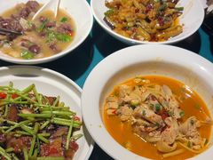 -呷湘厨·鱼汤捞饭·剁椒鱼头·辣椒炒肉(国家会展中心店)