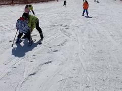 -华彬猛犸滑雪场