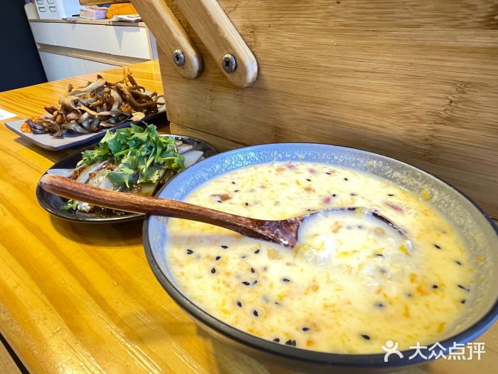 勺子米线·云南传统小吃市集(四方街店)图片