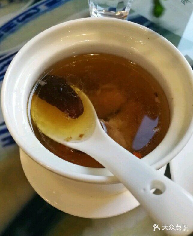 喜粤来顺德煲仔饭原盅炖汤图片