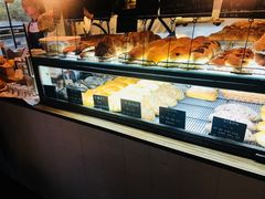 面包甜点陈列柜-仙峰天然面包(迎宾路店)
