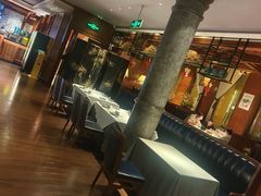 -八府香鸭·啫啫煲(华山路店)