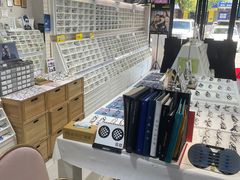 -诺柯视眼镜-蔡司依视路官方工厂店(淞南一店)