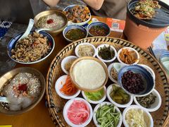 -包整·丝娃娃(一览甲秀楼风景店)