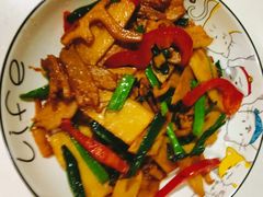 -乐禧母婴全自营月嫂(宝山店)