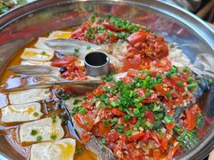 -鱼鲜饭香·招牌汽锅剁椒鱼头王
