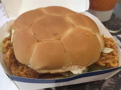 麦辣鸡腿堡金球版-麦当劳(华融店)