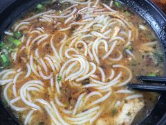 -花溪巷牛肉粉(泉城路店)