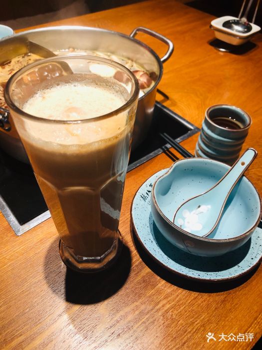 熬八年台湾火锅(大宁国际店)黑糖珍珠奶茶图片