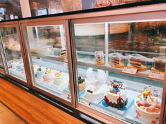 面包甜点陈列柜-MANFEN聚满分西点(远洋大信店)