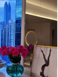 -闺蜜瑜伽·普拉提女性塑形馆