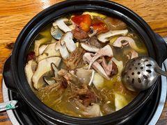 -菌之家·专业纯野生菌火锅·特色炒菌