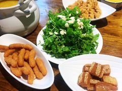 山芹苗拌杏仁-运河古都(兴华西路店)