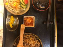 牛肉饭定食-自由之丘