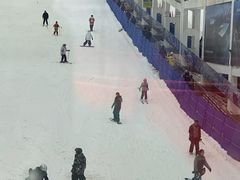 -乔波室内滑雪场