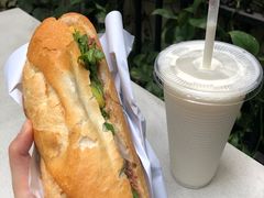 -Bánh Mì Huynh Hoa