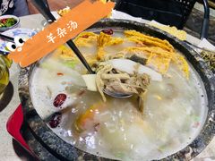 -墨脱石锅椰子鸡•香草鸭•东山羊(大东海店)