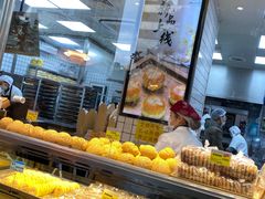 面包甜点陈列柜-鲍师傅糕点(江苏路店)