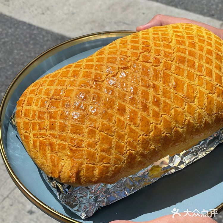 深圳美食😯太会啦！是谁把窑鸡塞进了菠萝包