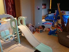 -上海滴水湖皇冠假日酒店