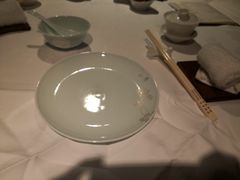 餐具摆设-金陵饭店·梅苑