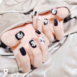 -Pink You美甲洗眉纹绣定制中心