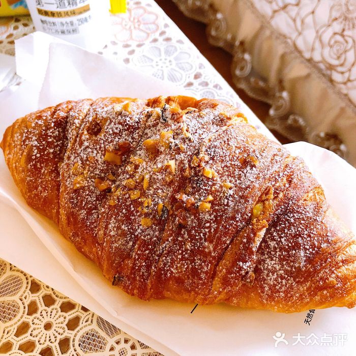 爆浆芝士牛角包