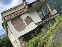 -四川汶川特大地震漩口中学遗址