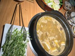 -一朵菌·野生菌探索家火锅(南亚店)