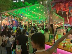-瑞虹新天地月亮湾