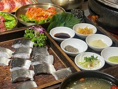 -围炉肉舍丹东海鲜烤肉·烤活鳗(步行街店)