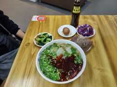 -马德元纯汤牛肉面(太奥广场店)