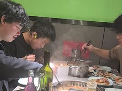 -金滏山烤肉·海鲜·火锅自助餐厅(襄阳万达店)
