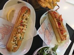 -Pinchy's Lobster & Champagne Bar