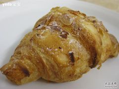 杏仁羊角-西点坊(浦东香格里拉店)