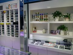 -提一眼镜·蔡司·依视路(小寨店)