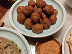 干炸丸子-小吊梨汤·北京菜·烤鸭(鸟巢店)
