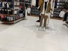 -优衣库(郑州二七万达广场店)