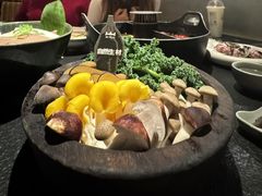-三出山火锅(南京万象天地店)