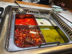 -巴渝瓦肆重庆鲜火锅(宝龙环湖店)