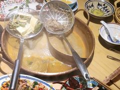 -洱火云南酸菜牛肉火锅(石景山当代商城店)