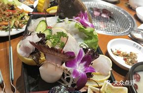 Sashimi with Fish Bone Hot Pot
